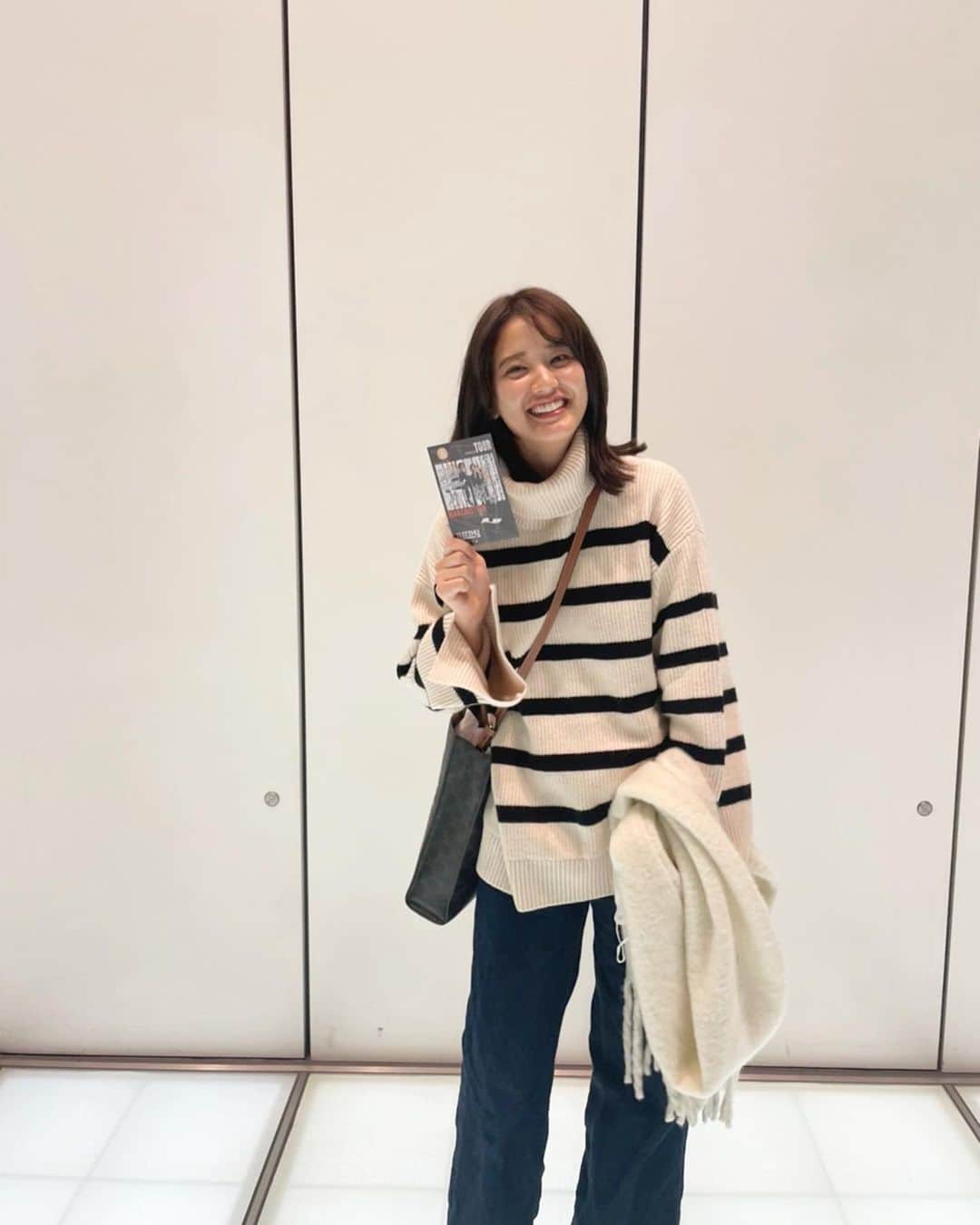 山崎紘菜のインスタグラム：「漫才シュタインin東京。 すごかった！！面白くない瞬間なかった！！ お笑いってすごい！！👏 #稲田のアニキ #河井のアニキ #素敵なお仲間たち」