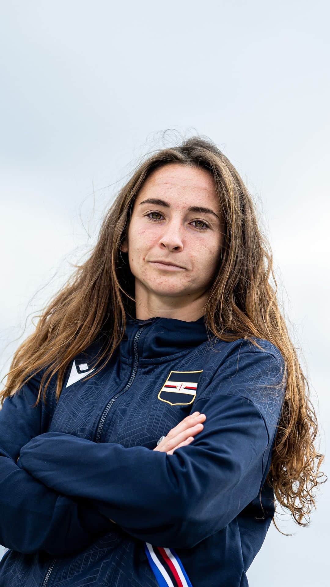 UCサンプドリアのインスタグラム：「#Pettenuzzo, difensore della #SampdoriaWomen: «Onori ed oneri in blucerchiato: sono entrata in una grande famiglia».   🔵⚪🔴⚫⚪🔵」