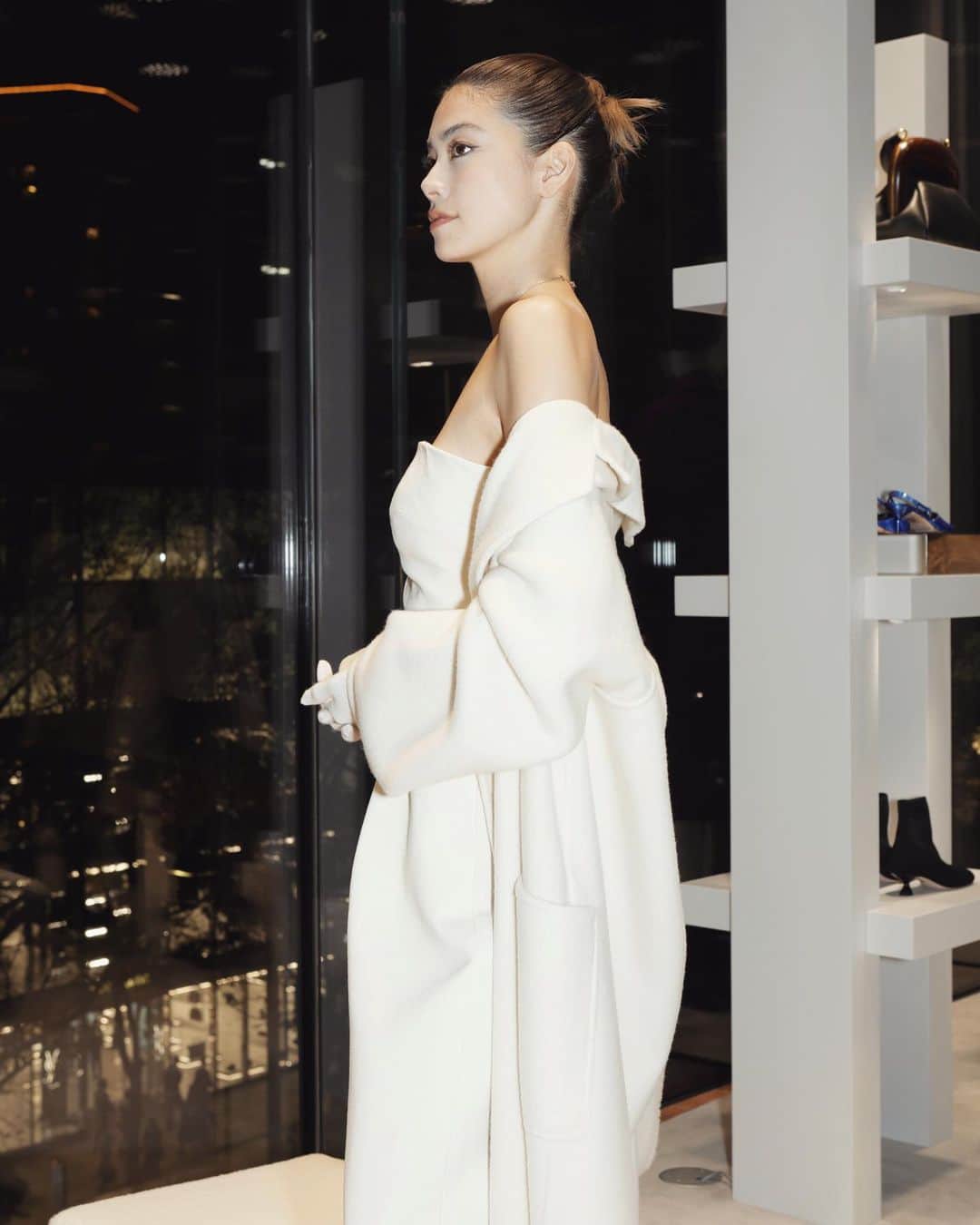 森星のインスタグラム：「Congratulations @MaxMara for the new Omotesando flagship store opening 🤍🤍 #MaxMara」