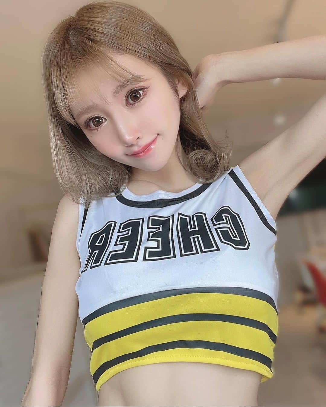 佐崎きさきのインスタグラム：「おはよう💖💖 チアガールのコスプレで応援 しています💖ꉂꉂ📣(๑•̀ㅁ•́๑) . .  #腹筋 #肌肉 #腹肌 #照片 #性感內衣  #性感睡衣 #減脂 #training #gym  #gymlife #gymmotivation #トレーニング #腹筋女子  #운동 #사진 #미용  #muscle  #abs  #fitness #fitnessgirl」