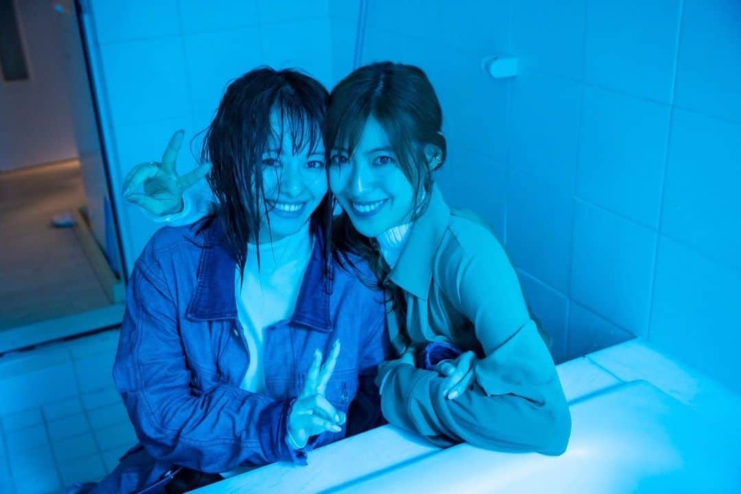 瀧本美織のインスタグラム：「. @sister_ytvdrama  @yamamotomaika_official   #Sisterドラマ」