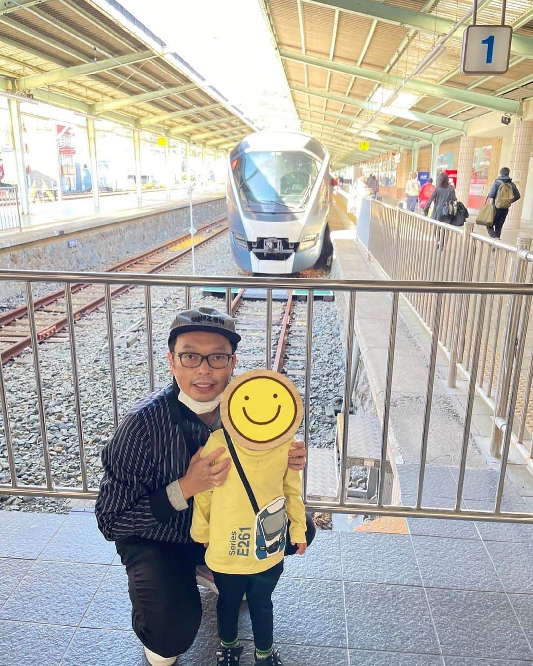 中川礼二さんのインスタグラム写真 - (中川礼二Instagram)「サフィール踊り子です🚄 4人個室にのりました！  #伊豆下田駅 #サフィール踊り子 #4人個室 #電車 #jr東日本 #伊豆#鉄道 #電車 #鉄道風景 #列車 #駅員 #中川家 #中川家礼二」11月18日 11時26分 - nakagawake.re