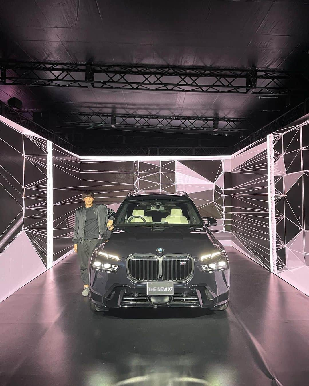 大木貴之さんのインスタグラム写真 - (大木貴之Instagram)「新型BMW7シリーズ / BMW i7ジャパンプレミアにて @bmwjapan  素敵な空間&演出でした✨ BMW欲しくなった。 #bmw  #ジャパンプレミア　#レセプションパーティー  #ジャージコーデ　#音楽　#アート　#ファッション」11月18日 12時13分 - ohki_taka