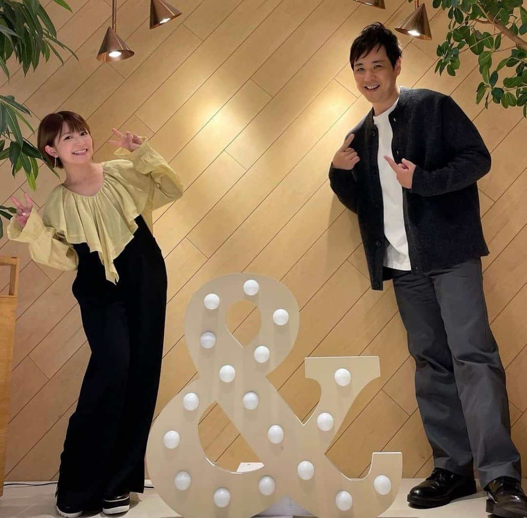 藤原一裕のインスタグラム：「THEご褒美プレミアム〜北海道からお伊勢さんまで！おかげさまでありがとうSP  11/23  10:25〜読売テレビ、FBS福岡放送でオンエア  前に北海道ロケ行ってたやつです！  矢口真里さんと柴田理恵さん、ライセンスでスタジオやりました！  @mariyaguchi_official さんのインスタから拝借した写真は昨日撮影した来年1/9オンエアのです〜  放送圏の方々よろしくお願いします😊」