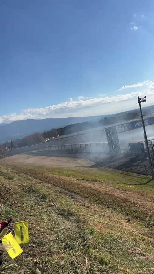 のインスタグラム：「FORMULA DRIFT最終戦  単走1回目85点2回目80点で明日の決勝に進出決定🙂  帰って来たlb⚡︎DRIFTマシーン絶好調🙂  明日は最後の走りで優勝を必ず狙います🙂  頑張りますので宜しくお願いします🤲」