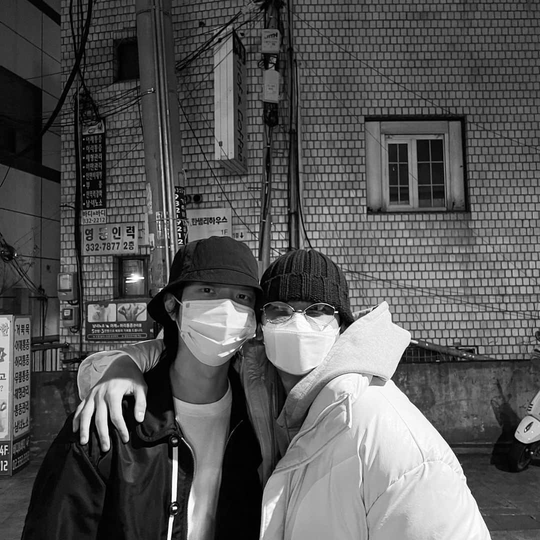 ジュンQ のインスタグラム：「🖤 이름 좀 익숙해질게.. 이현ㅇr..」