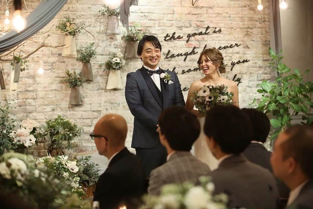 瀬戸サオリさんのインスタグラム写真 - (瀬戸サオリInstagram)「11.18💍 結婚式した思い出の日から4年🤍 すごく楽しそうな写真で 見るたびに ニコってなる大好きな写真🎞  つい最近の記憶なのに🫧 早いなぁ〜🌼 この日みたいにこの先も 沢山笑って過ごしたいな〜🫶🏽  我が家は年末に向けて パパの誕生日を終えて 息子の誕生日に 結婚記念日に クリスマスに 私の誕生日に イベントざんまいです💸☺️🍣  あっという間にすぎる毎日を 大切にしたいですね💓  #saori_wedding1118」11月18日 18時38分 - seto_saori