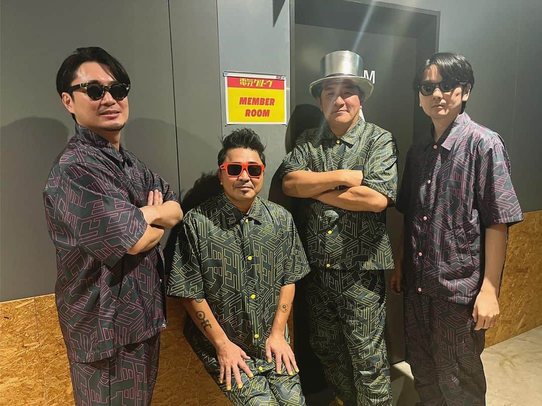 のインスタグラム：「2022.11.18 みんなと未来とYシャツと大五郎 @ Zepp Fukuoka #電気グルーヴ まもなくスタート！」