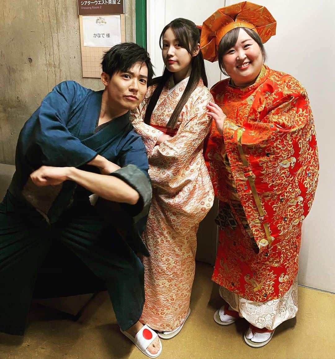 のインスタグラム：「ニッポンムカシバナシ🌞🌈🎢🌹👘✨　  Now it’s showing🍜」