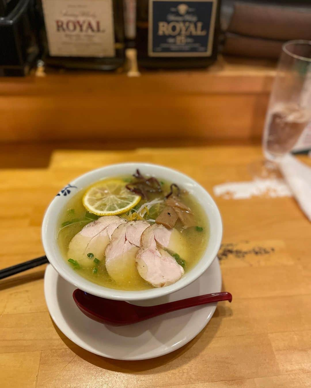 徳永悠平のインスタグラム：「ニコイチ、ラーメンはじめました🙌 めちゃくちゃ美味い😋  日曜は昼もやってるみたいなんで是非👍  @nikoichi_1225__since2016 #とりそば」