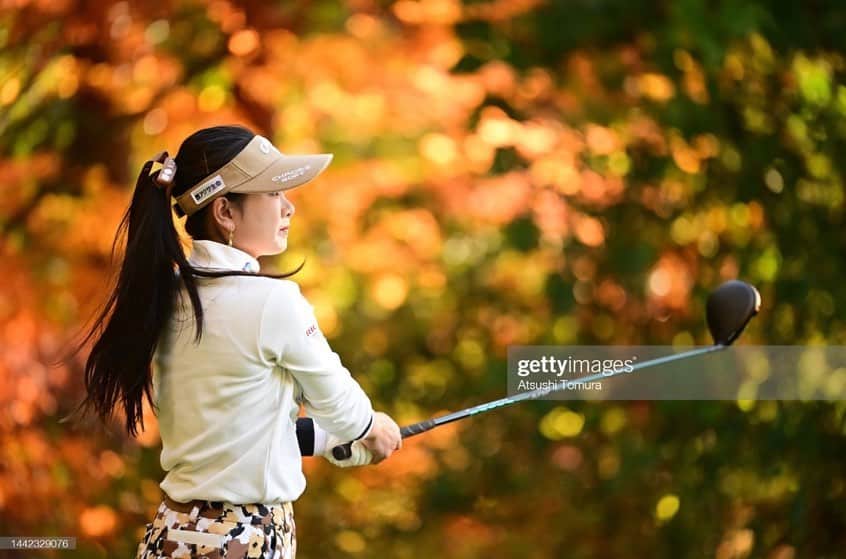 河本結のインスタグラム：「. Go🤎🔥 . #GOLF #紅葉#🍁」