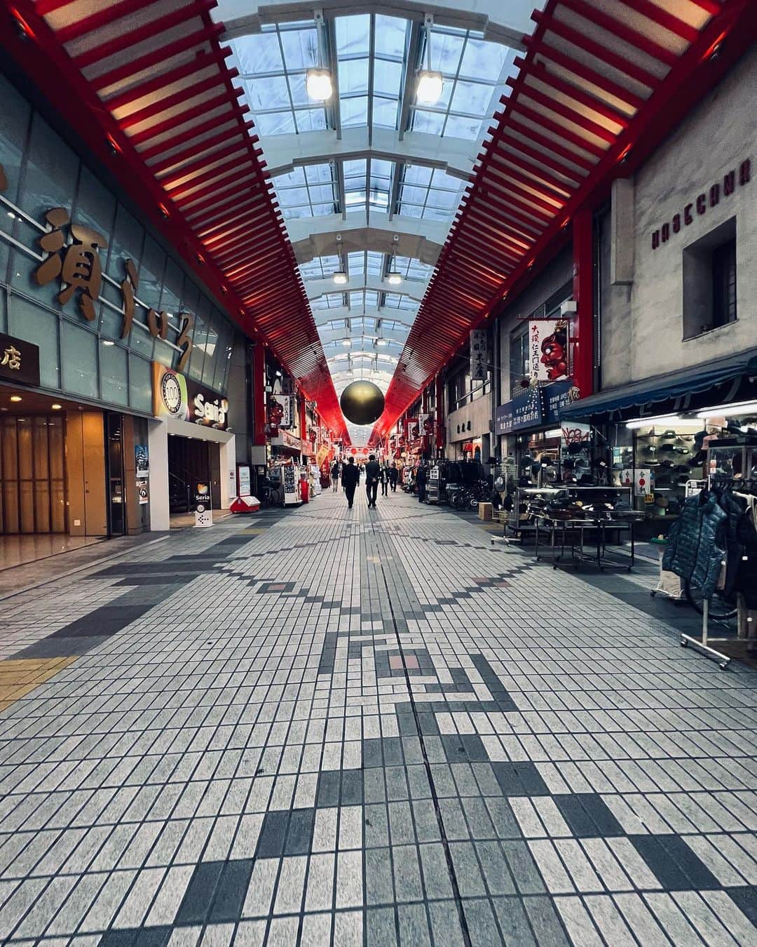 葵さんのインスタグラム写真 - (葵Instagram)「気がつけばグルメ巡りがステーキ巡りみたいになってきて、ステーキ大好き野郎のインスタになってきましたがステーキ大好きなのに違いはないのでいいでしょう！！  最高！リーズナブルなのにお肉良き！！焼き具合もちょうどいい！！！ 家の近所にチェーン店出してください！！！！ 大須の街並みも素敵でした。 #やっぱりステーキ #大須観音商店街」11月18日 22時09分 - aoi_official0401