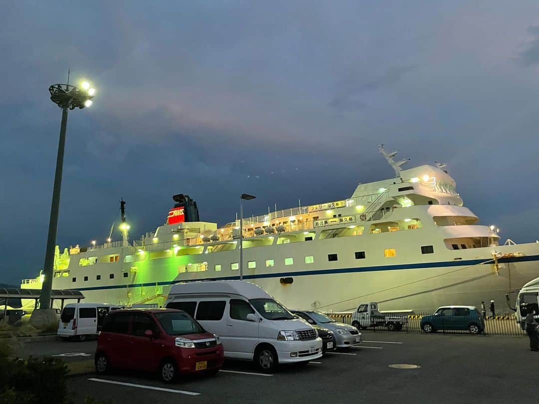 由井香織のインスタグラム：「屋久島→鹿児島まで帰りはフェリー⛴に乗ってみました✨ （4時間ほどの移動時間） 一人でお部屋で過ごせて贅沢でした、旅館みたいなお部屋🐥 #屋久島#フェリー#旅行#鹿児島#travel#japan」