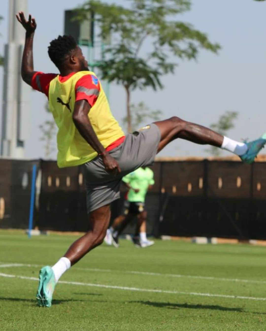 トーマス・パーテイさんのインスタグラム写真 - (トーマス・パーテイInstagram)「Last training before heading to Qatar 🔥  #TP5 #FIFAWorldCup #GodIsGood」11月19日 2時51分 - thomaspartey5