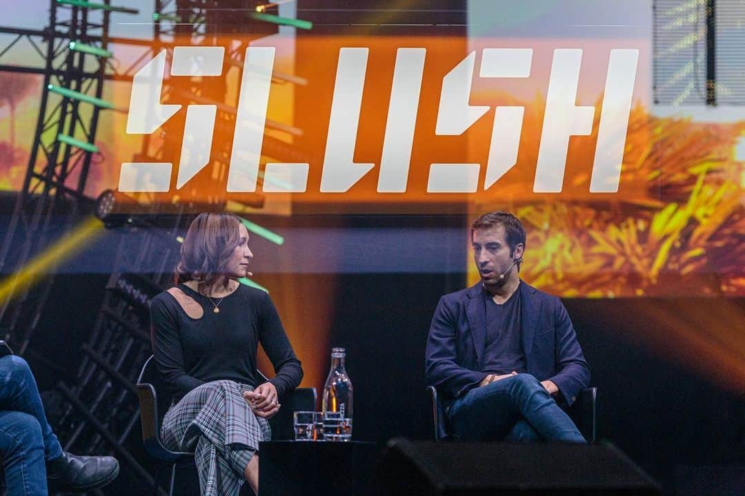 マチュー・フラミニさんのインスタグラム写真 - (マチュー・フラミニInstagram)「So pleased to share the stage with @jessicaennishill at the @slushhq Conference and to be interviewed by @mikebutcher , discussing the similarities between the journey of an athlete and entrepreneur.   #slush #slush2022 #tech #conference #athlete #sport #positiveimpact」11月19日 3時50分 - mathieuflamini