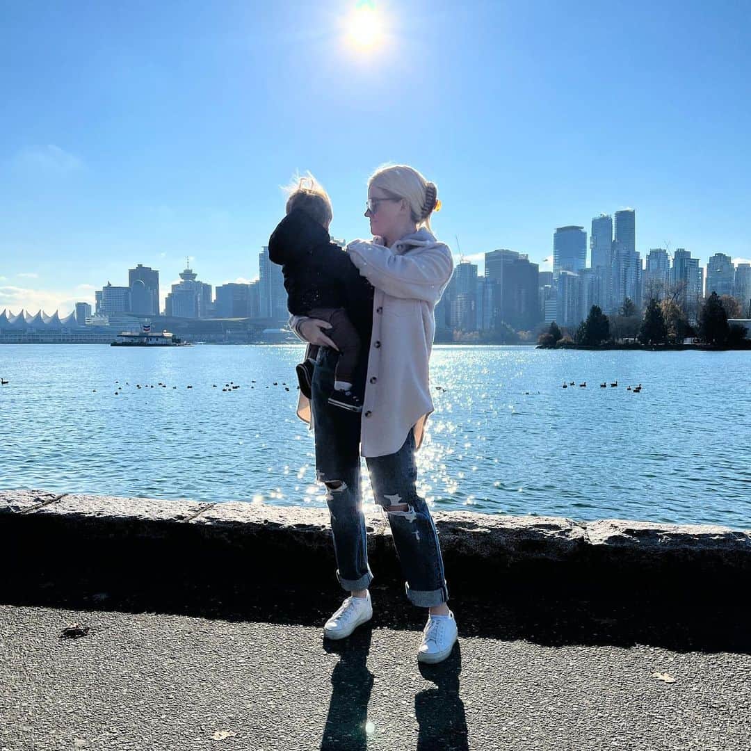 Samantha Ravndahlのインスタグラム：「nothing better than sharing my favourite city with you」