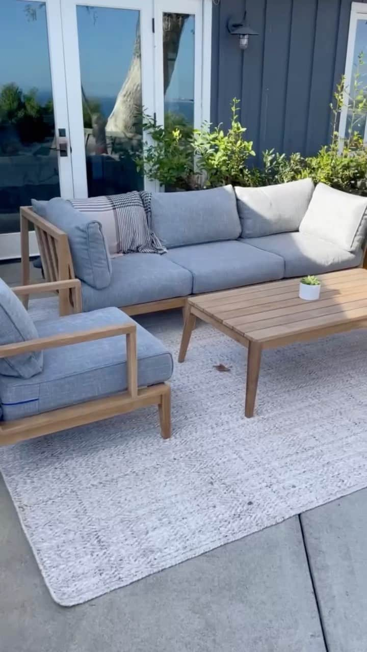 エリック・クリスチャン・オルセンのインスタグラム：「We loveeee our @liveouter furniture and they just launched the ALL weather covers featured here on our teak coffee table. Waterproof and protecting from snow, wind, sun (giant slobbery dogs) and more it’s a super easy extra layer of protection. All-Weather Covers are available for the sofas, chairs, and sectionals, too — not to negate the built-in OuterShell® that comes with every Outer seating option, but as an added/extra layer of protection to add even more longevity (and longevity = less waste!), especially in climates where you won't be using your outdoor space for months at a time. Tap the link in my bio or stories and you can use our code OUTEROLSEN for 25%off ! #liveouter #liveouterpartner」