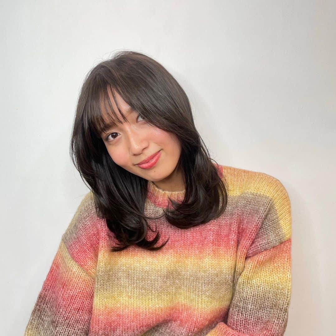 のインスタグラム：「. 今回は、トーンはそのままにちょっと寒色多めにして冬っぽいカラーにしてもらったよ🍂 . 今月もありがとうございました！ @pcott_miri 💓 . . . #pcott #ピコット #渋谷 #渋谷美容院 #渋谷美容室 #渋谷ヘアサロン #渋谷サロン #ヘアカラー #メンテナンス」
