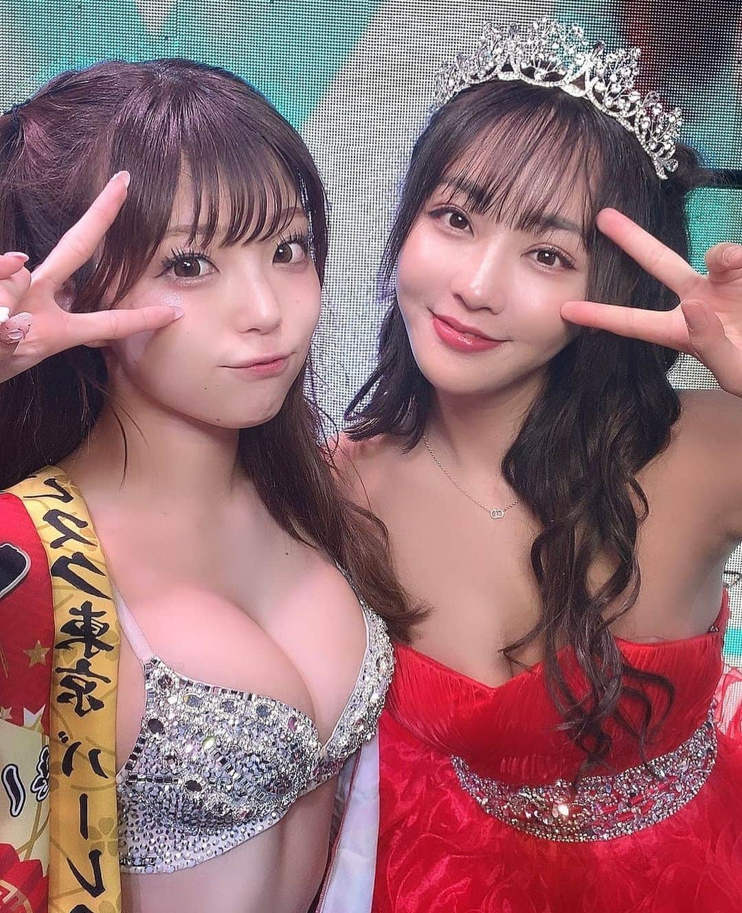 ももさんのインスタグラム写真 - (ももInstagram)「昨日はふたたびてんちむさんと 一緒にバーレスクのステージ立てて 幸せでした☺️🫶 昨日のバーレスクは 夢見てるみたいな時間やったなあ💭✨ #バーレスク東京もも #バーレスク東京 #水着女子  #ヘアメイク  #ビキニ  #アイドル #アイドル衣装  #アイドル前髪 #アイドルメイク  #アイドルヘア  #グラビア #グラドル  #グラビアアイドル #グラビアモデル  #メイク #コスプレ #撮影会 #撮影会モデル  #水着 #水着撮影会  #水着コーデ #ナイトプール  #六本木アートナイト #オフショット  #てんちむ  #むちこ」11月19日 19時35分 - momo_burlesque