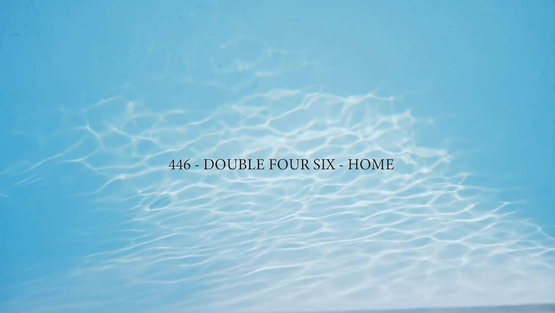 與真司郎のインスタグラム：「「446 - DOUBLE FOUR SIX -HOME」🏠  「446 - DOUBLE FOUR SIX -」から初のHOME雑貨ラインナップ第一弾をリリースします‼️✨🏡  タオル類や、クッション ティッシュカバーなど、自宅に置いてかわいいアイテムを続々リリース予定です🐵✨  そしてこの映像は引っ越す前のLAの自宅で全て撮影しました🏠  僕のライフスタイルを少しでもリアルに感じてもらえたら嬉しいです😆  詳しい情報は随時発表予定ですので楽しみにしていてください👍✨  Coming soon…  ▪️「446 - DOUBLE FOUR SIX -HOME」  11/26(土)11:00〜  #446DOUBLEFOURSIX #DOUBLEFOURSIX #HOME #SHINJIROATAE #與真司郎」