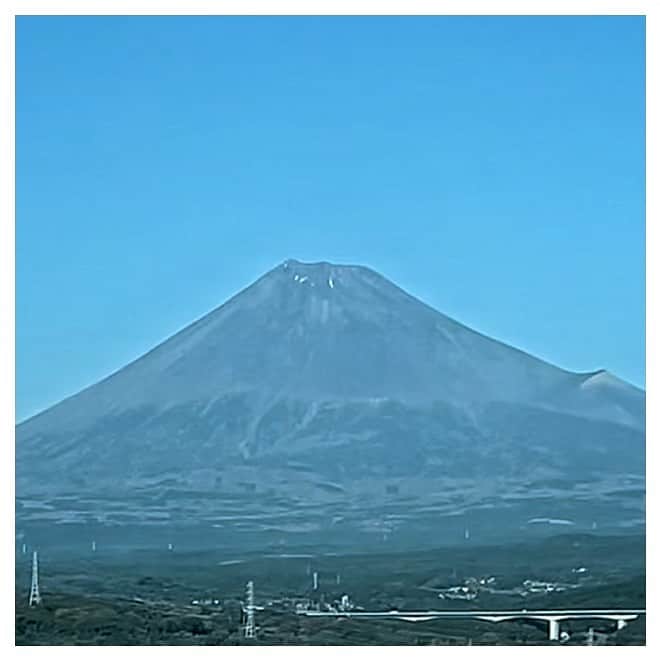 さだまさしさんのインスタグラム写真 - (さだまさしInstagram)「今日の富士山🗻 . #富士山 #さだまさし #sadamasashi」11月19日 12時39分 - sada_masashi