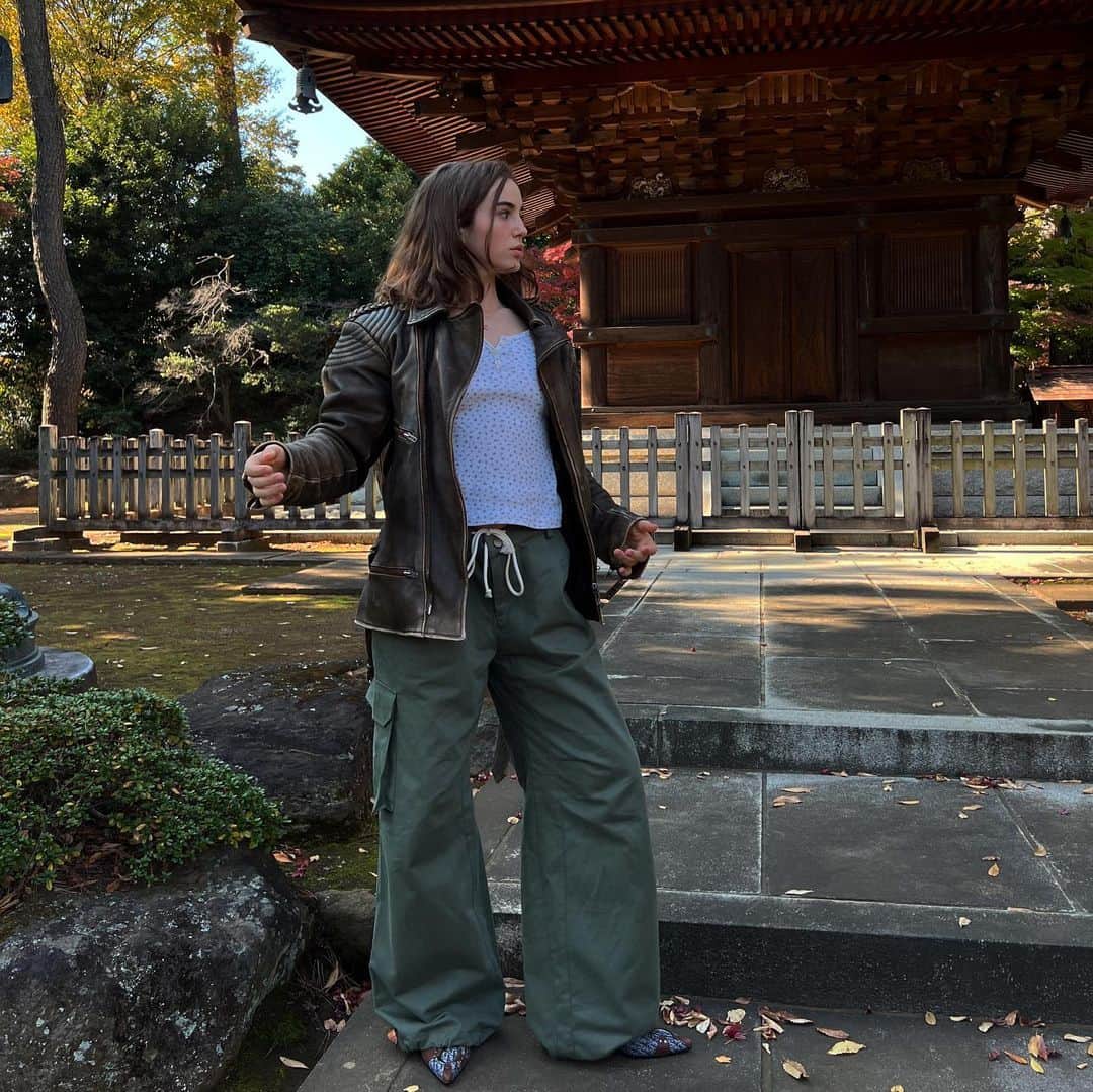 MaryanaRoのインスタグラム：「Feels like real gaijin today hahah 🍵 @slove.storee」