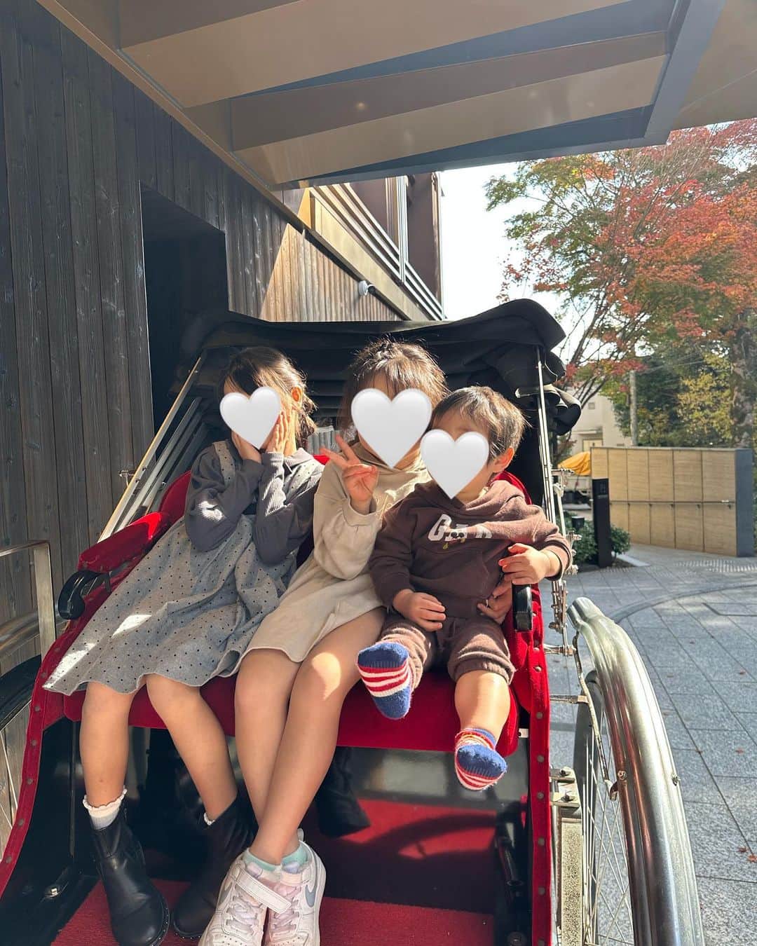 ほしのこさんのインスタグラム写真 - (ほしのこInstagram)「家族で箱根旅行♥ 爺ちゃん婆ちゃんと 私の姉妹と母と父と……☺️ いつぶりだろうか、、子供の時以来かも、、  楽しかった♪  #箱根旅行#ホテルインディゴ#箱根強羅」11月19日 16時17分 - hoshinoko728