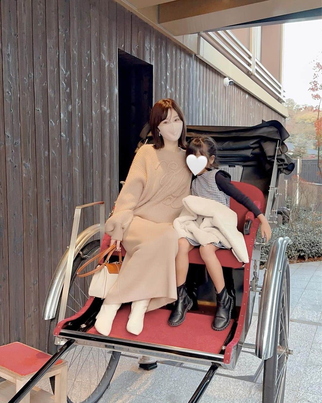 ほしのこさんのインスタグラム写真 - (ほしのこInstagram)「家族で箱根旅行♥ 爺ちゃん婆ちゃんと 私の姉妹と母と父と……☺️ いつぶりだろうか、、子供の時以来かも、、  楽しかった♪  #箱根旅行#ホテルインディゴ#箱根強羅」11月19日 16時17分 - hoshinoko728
