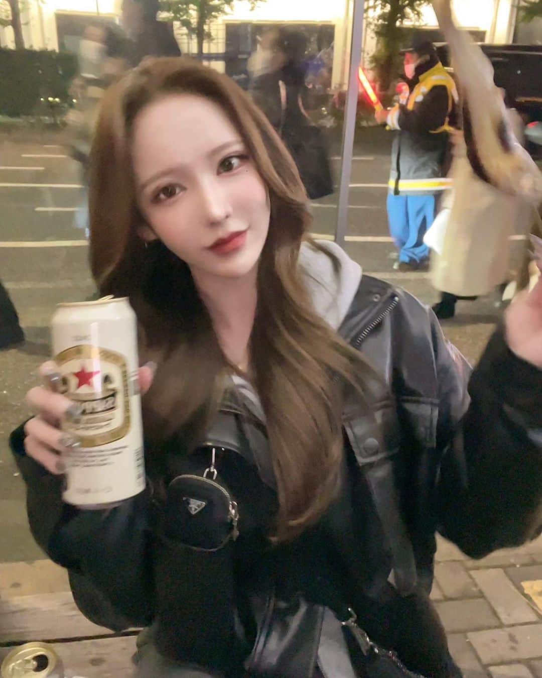 ANNAのインスタグラム：「この後鮎の内臓から汁出て来て大変なことになった😇😇嫌い😇  ⁡ ⁡ ⁡ ⁡ ⁡ ⁡ ⁡ ⁡ ⁡ ⁡ ⁡  #ootd#selfie#daily#dailylook#오오티디#데일리룩#코디#좋아요#좋아요반사#패션스타그램#셀스타그램#셀카#韓国ファッション#韓国メイク#酉の市#お祭り」