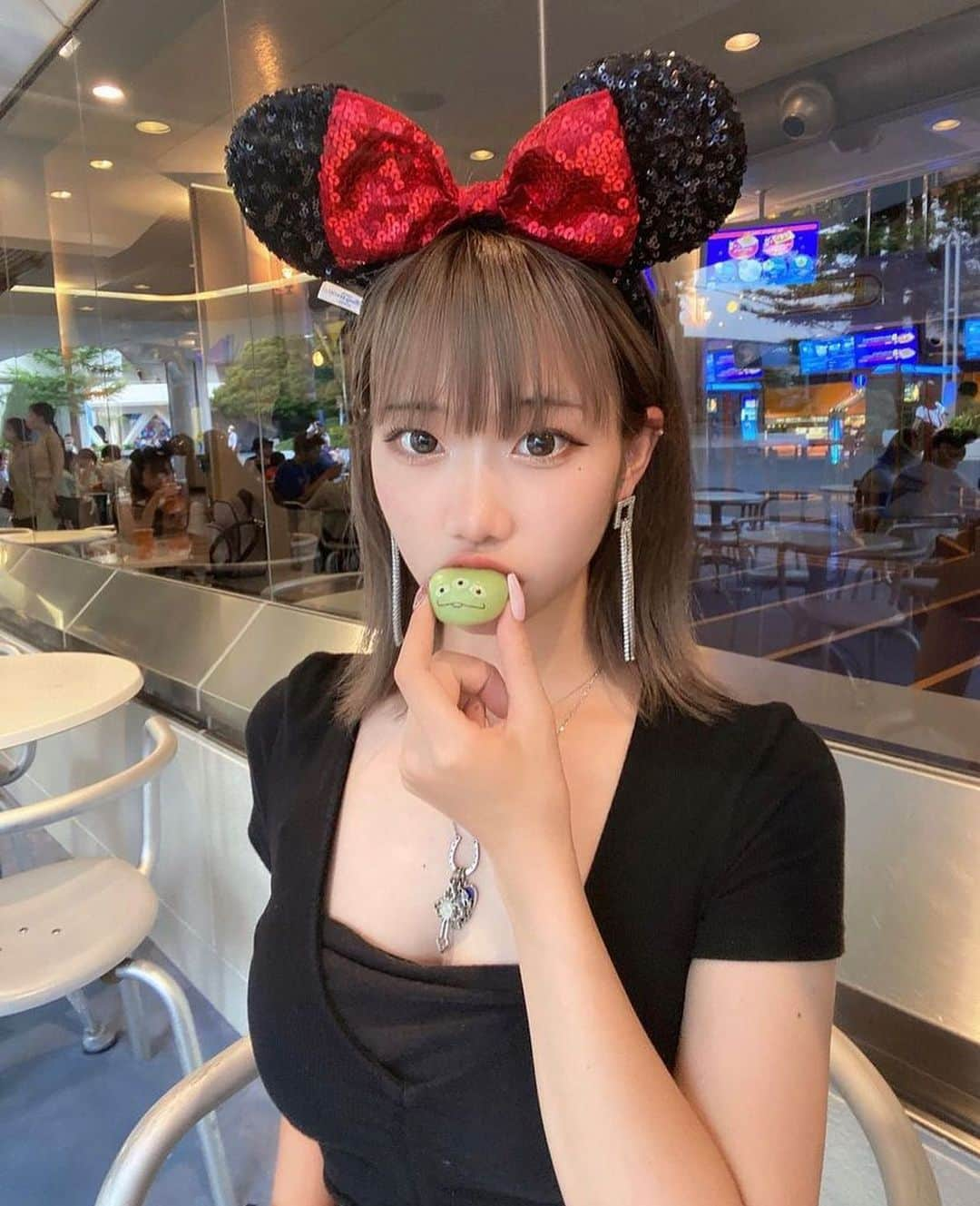 美女美容事情さんのインスタグラム写真 - (美女美容事情Instagram)「《ディズニーカチューシャ🐭❤️》⁠ *⠀⠀⠀⠀⠀⠀⁠⠀⁠⠀⁠⠀⁠⠀⁠ 今回ご紹介させて頂きますのは!!👀❤️⁠⠀⁠⠀⁠⠀⁠⠀⁠ Himariさん<@himari__spica> の素敵なお写真📸⠀⁠⠀⁠⠀⁠ *⠀⁠ 色気感じる大人かわいい美女😍🧡 カチューシャがとてもかわいいですね❣️✨ *⠀⁠⠀⁠⠀⁠⠀⁠⠀⁠ Himariさん<@himari__spica> 素敵な投稿をありがとうございました☺️📸✨⠀⁠ Himariさんのアカウントには他にも素晴らしい投稿が沢山ありますので是非覗いてみてくださいね💁‍♀️💙⁠ ⁠ ⠀⠀⁠⠀⁠⠀⁠⠀⁠ △▼△▼△▼△▼△▼△▼△▼△▼△▼ ⁠⠀⁠⠀⁠⠀⁠ ❤️🧡💛「ビジョビ (美女美容事情)」💚💙💜⠀⠀⠀⠀⠀⠀⠀⠀⠀⠀⠀⠀⠀⠀⁠⠀⁠⠀⁠⠀⁠⠀⁠⠀⁠🙃 👇掲載ご希望の方は👇⠀⠀⠀⠀⠀⠀⠀⠀⠀⠀⠀⠀⠀⠀⠀⁠⠀⁠⠀⁠⠀⁠⠀⁠⠀⁠ @b_b_j.jタグ付けと🖤 #ビジョビ ⁠⠀⁠ 🖤タグ付けお願いします⠀⠀⠀⠀⠀⠀⠀⠀⠀⠀⠀⠀⠀⠀⠀⁠⠀⁠⠀⁠⠀⁠⠀⁠⠀⁠ △▼△▼△▼△▼△▼△▼△▼△▼△▼ ⁠⠀⁠ #美女#美人#ディズニーコーデ #ディズニー#カチューシャコーデ #インスタ美女#インスタ美人」11月19日 17時29分 - b_b_j.j