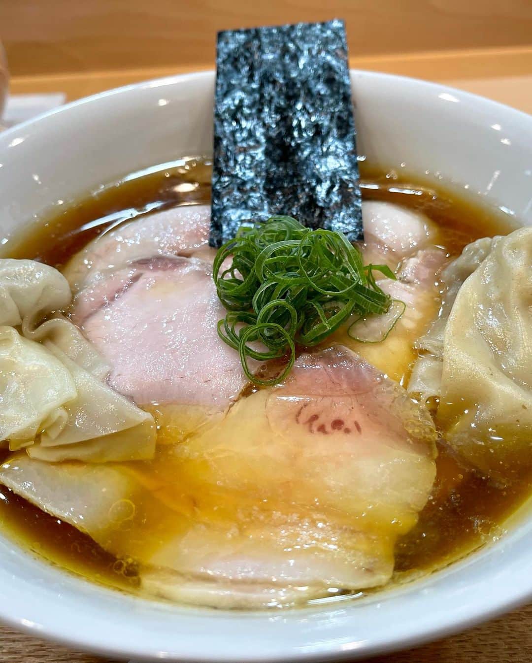 高嶋政宏のインスタグラム：「我を忘れた。 #masahirotakashima #髙嶋政宏　#らぁ麺飯田商店　#醤油チャーシューわんたん麺　#塩沢つけ麺　#湯河原　#神奈川県」