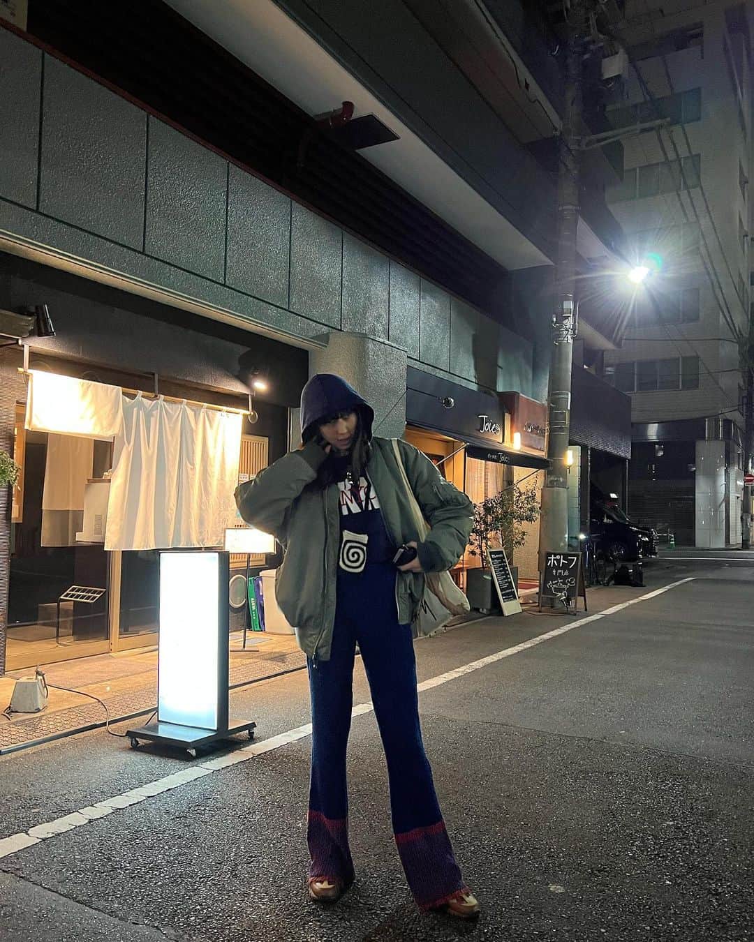生野優子のインスタグラム：「お気に入りのズボンと靴」
