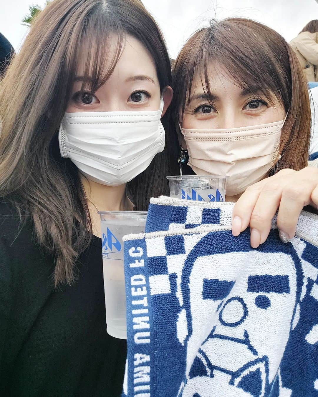 小田都由のインスタグラム：「⁡ ⁡ ⁡ 先日、気象予報士の浅川さんと鹿児島ユナイテッドＦＣのホーム最終戦の応援に行ってきました😉⚽ ⁡ シュートが決まった瞬間は嬉しくて思わず叫びました😂⁡ 選手の皆さんお疲れ様でした！⁡ ⁡ 投稿が遅くなってすみません💦⁡ ⁡ ⁡ ⁡ #アナウンサー⁡ #鹿児島放送⁡ #KKB⁡ #Jチャンプラス⁡ #鹿児島⁡ #写真⁡ #photo⁡ ⁡ ⁡」