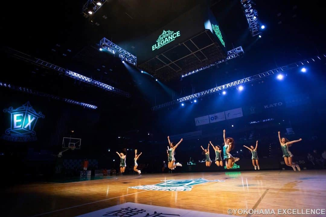 石田剛規さんのインスタグラム写真 - (石田剛規Instagram)「ELEGANCE  横浜武道館でのホームゲームの魅力を最大限に引き出し、盛り上げるのは、選手だけでなくエレガンスも。  そして運営・進行・演出チームのおかげ。こんな瞬間を切り取れるカメラマンも。  今節も1600人を超える方々に #横浜エクセレンス ホームゲームを楽しんでもらいました。  この魅力を楽しむ、共有する仲間を増やして、家族や友人を誘って、 また足を運んで下さい。応援ありがとうございました。  #エレガンス #横浜エクセレンス」11月19日 21時59分 - takakishida31