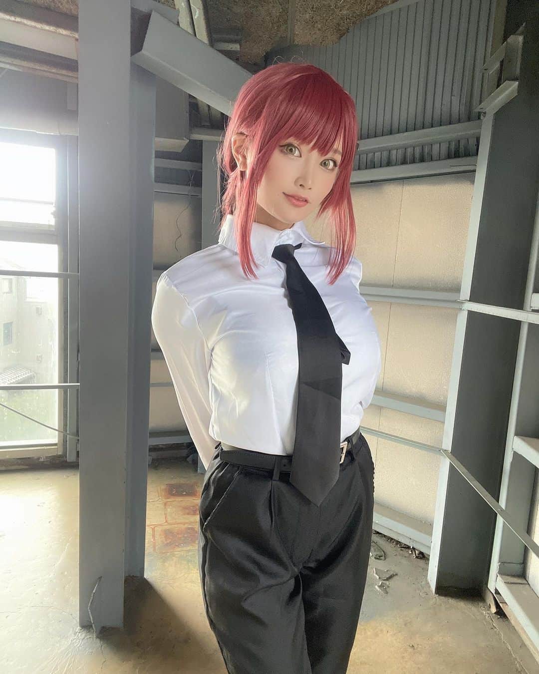 赤羽もものインスタグラム：「返事は「はい」か「ワン」だけ  いいえなんて言う犬はいらない   #チェンソーマン  #コスプレ  #マキマ  #cosplay」
