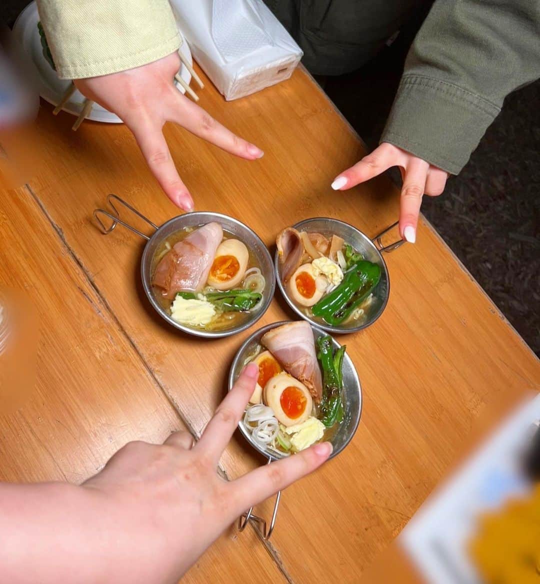 大塚七海のインスタグラム：「『嗚呼！NGT48らーめん部』のロケで1年ぶりにキャンプをしました！！ 全員で力を合わせて作ったラーメンはもう格別でした...✨  番組は、もうすぐ100回の放送を迎えます！ いつも支えてくださっている番組スタッフの皆さん、本当にありがとうございます。 らーめん部で活動できてとっても幸せです☺️ これからも、新潟のラーメンと、 番組の魅力を広めるべく 頑張っていきます💪💪  美味しいラーメンと、キャンプの思い出を添えて🍜  #嗚呼NGT48らーめん部 #TeNYテレビ新潟　さん　#NGT48らーめん部 #NGT48 #新潟　#手作りラーメン #キャンプ #キャンプ飯  @aa.ngt 🕺」