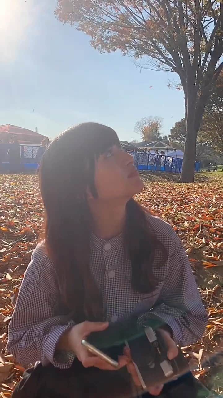 谷口萌衣子のインスタグラム：「蚤の市行ってきた！🍁」