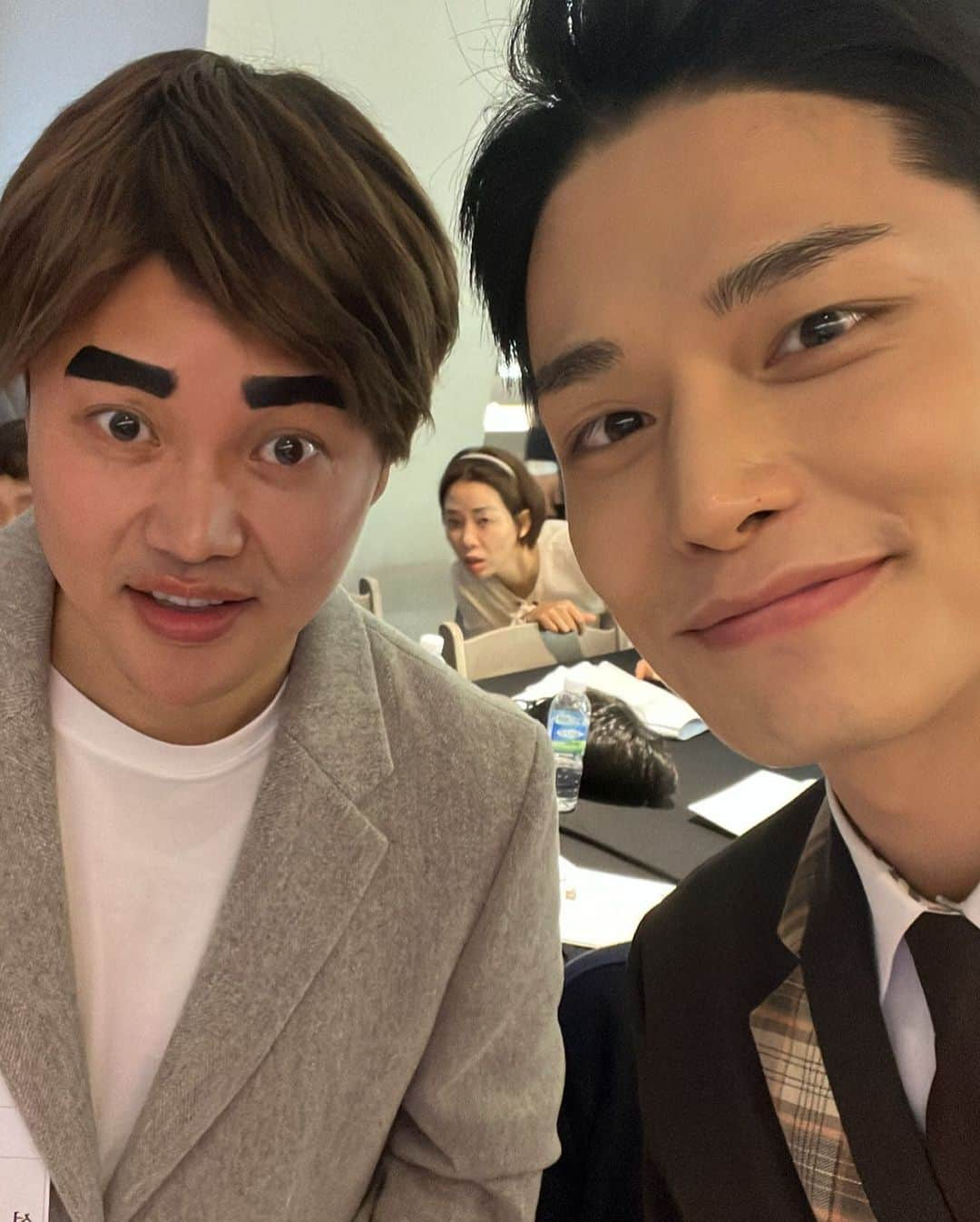 ジョンヒョクさんのインスタグラム写真 - (ジョンヒョクInstagram)「현규 해은 커플과 함께 난 성덕 🤗❤️ #snl」11月19日 23時31分 - artistboy_