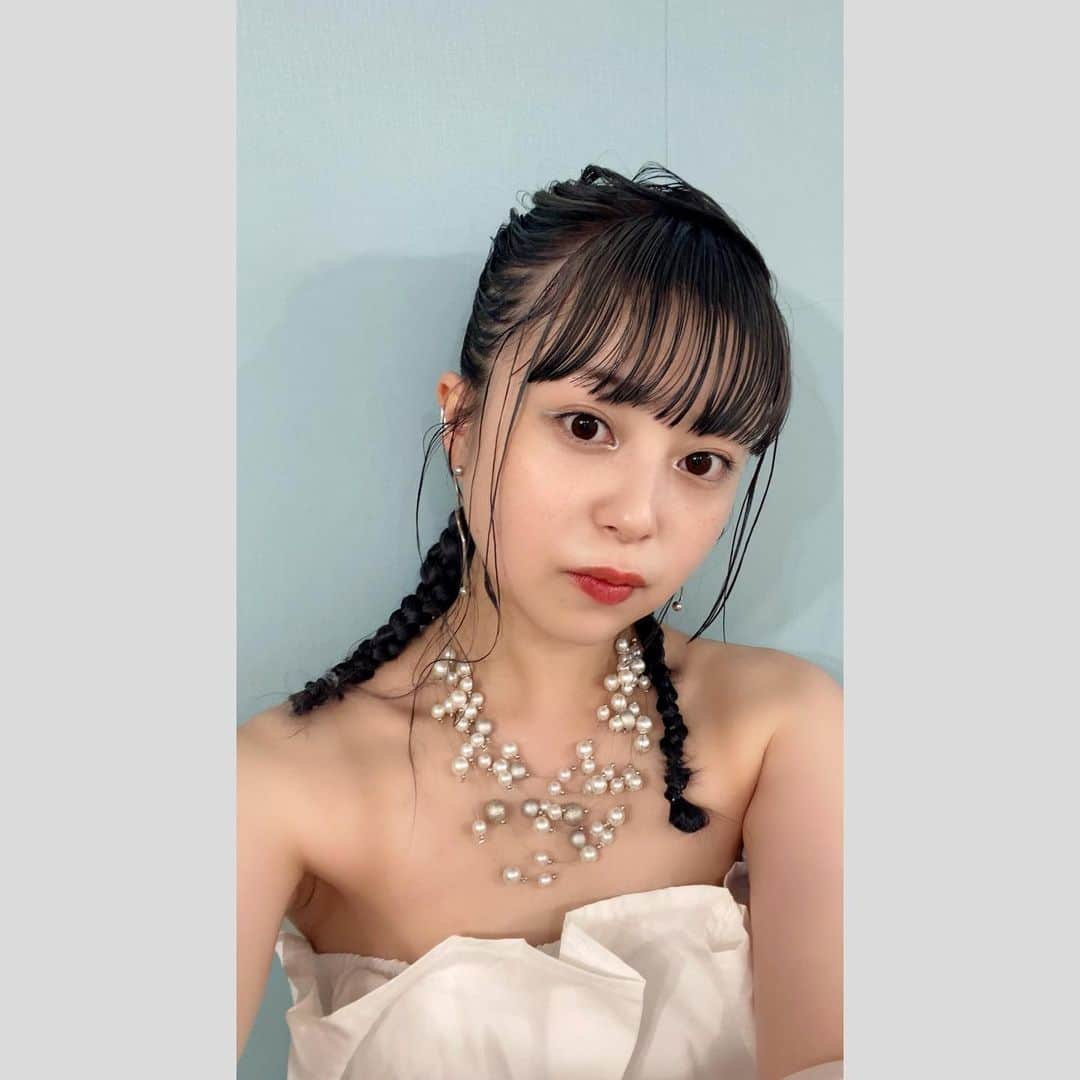 望月瑠菜さんのインスタグラム写真 - (望月瑠菜Instagram)「こんばんは！ いよいよ、舞台『銀河の生活』の 稽古も明日で終わり、明後日は小屋入りです。  久しぶりの舞台にドキドキ。 そして皆様にお会い出来る事が 楽しみで仕方ない😆🌼  初日はありがたいことに 満席となりました🙇‍♀️✨ そして、他の日も残りわずかです！  ですが、 25日19時 26日19時には お席の余裕があります！！！  この日も来れるよ！この日空いてる人いるよ！って方がいましたら ぜひ！！お力を貸していただけると助かります🥰  どうぞ、宜しくお願い致します！  #メロトゲニ」11月19日 23時25分 - runa_morikawa