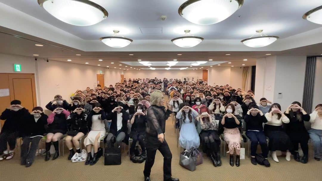 アレンのインスタグラム：「ヮタクシ🌹✨の大好き❣️な、 大阪ﾘｧ💖での最高級トークショー＆撮影会📸ツァー2022💎✨🌹 大阪で会ぇたァﾝタ達💎✨の凄まじｨｯｸｩｯ❤️ﾌﾟﾜｱｧｰ⚡️に、圧倒されたゎぇな🥵💦💦」