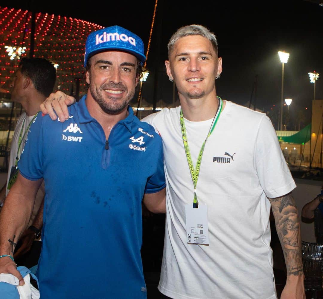 ギジェルモ・バレラのインスタグラム：「Linda experiencia en F1 🏎️ gracias @alpinef1team por la invitación 💪🙏」