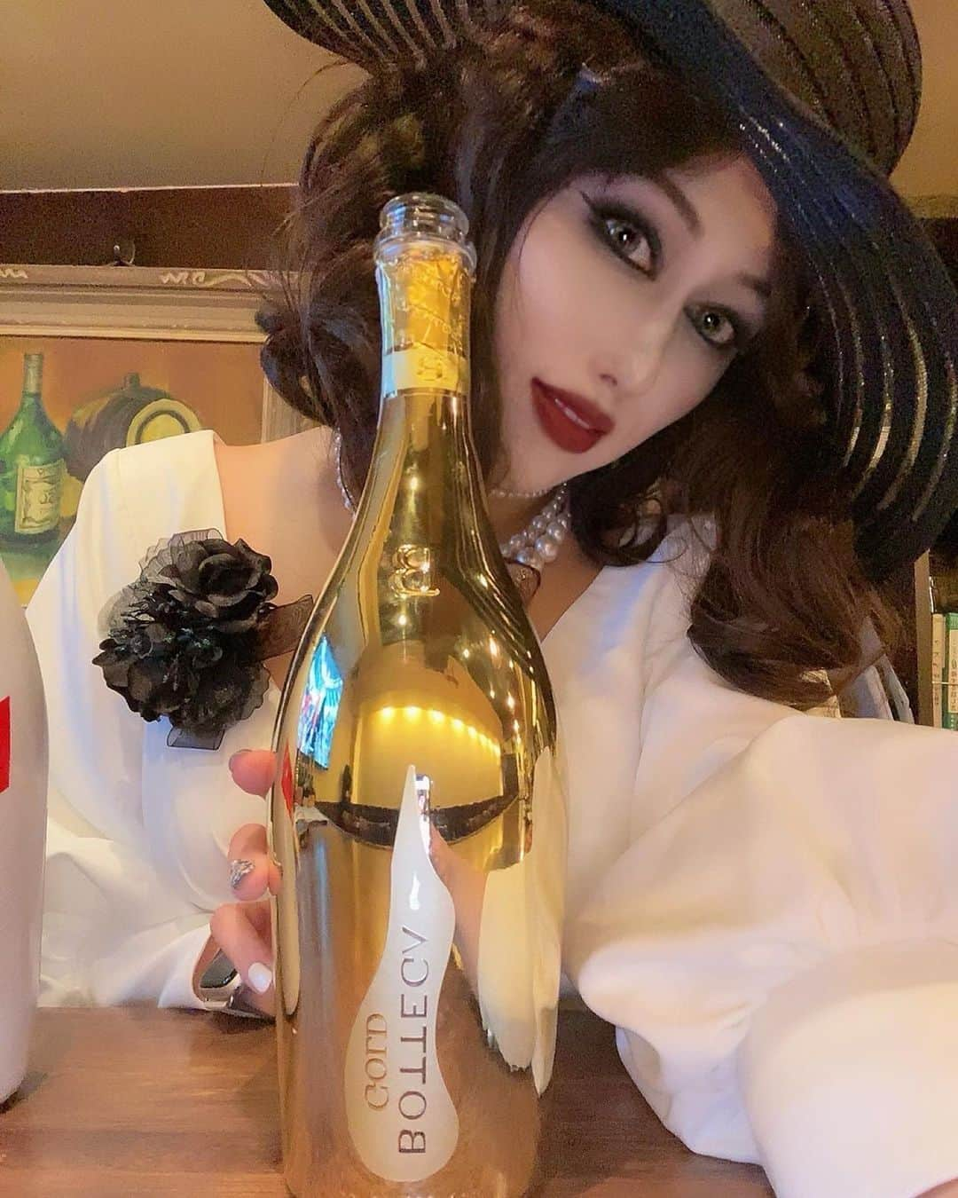 夏すみれさんのインスタグラム写真 - (夏すみれInstagram)「デビュー周年祝い たくさんありあとでした🥂❤️  来年は10周年なんで攻めます💪❤️‍🔥」11月20日 1時25分 - sumire_natsu_official