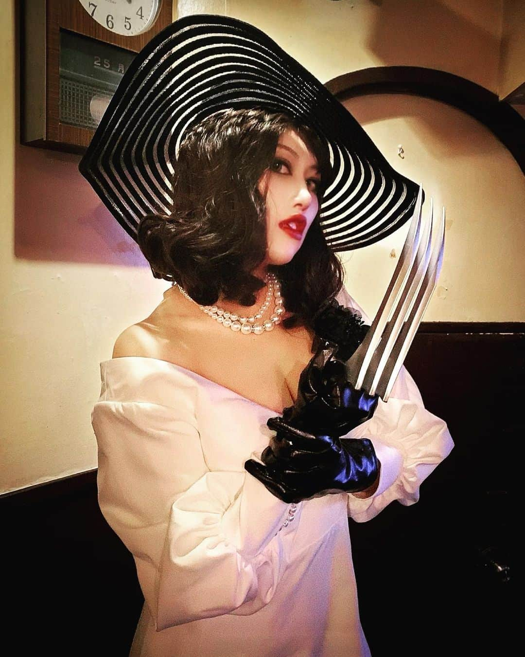 夏すみれさんのインスタグラム写真 - (夏すみれInstagram)「🎃  Halloween 2022  【BIOHAZARD VILLAGE】（BIO 8） 🥀ドミトレスク夫人 (Alcina Dimitrescu)」11月20日 1時19分 - sumire_natsu_official