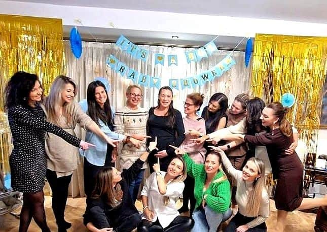 カタリナ・ポノルさんのインスタグラム写真 - (カタリナ・ポノルInstagram)「Thank you girls for this amazing surprise baby shower 💙👶🤰 Love youu!!!  @andreea.durbac @mihaelabeldie @madalina_nadrag @alexa_negrila @achireisimona @mada.pancu @dumitrache_anamaria @denisapricop_ @lungu_adina_elena @alinadumbrava @ruxxy_jianu_stan」11月20日 2時19分 - catalina_ponor