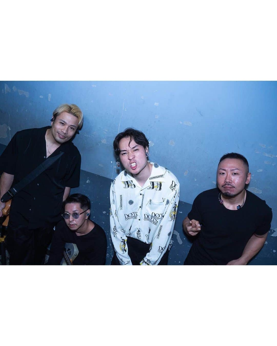 KO-TAのインスタグラム：「NOISEMAKER 2022.11.19 新潟CLUB RIVERST  山嵐 "PAIN KILLER" TOUR Season.2  #NOISEMAKER #山嵐」