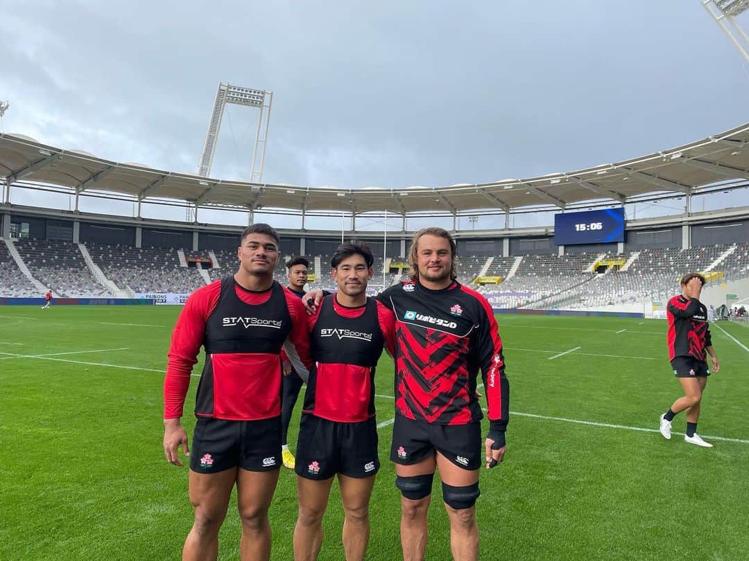 ヴィンピー・ファンデルヴァルトのインスタグラム：「🇫🇷vs🇯🇵  #letsgo」