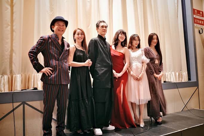 小原春香のインスタグラム：「映画《愚か者のブルース》上映中‼️  大好きな女優業❤️ フィルムに残してもらえて幸せです♡  ・ ＣＡＳＴ 加 藤  雅 也 熊 切  あさ美 横 山  雄 二 佐 々 木  心 音 小 原  春 香（元AKB48） 矢 沢  よ う こ ノ ッ チ（デンジャラス） 竹 内  一 希（まんじゅう大帝国） さいねい 龍二 仁 科  貴 太 田  光（爆笑問題）－特別出演 未唯mie－特別出演 筒 井  真 理 子 ほか ・ 東京、北海道、福岡、神奈川で公開しました💓 ・ どのくらい来てくれてるなかなぁと不安もありましたが、満員御礼の光景を見れて幸せでした❤️ まだ上映続くので、お時間があったら是非映画館へ☘️」
