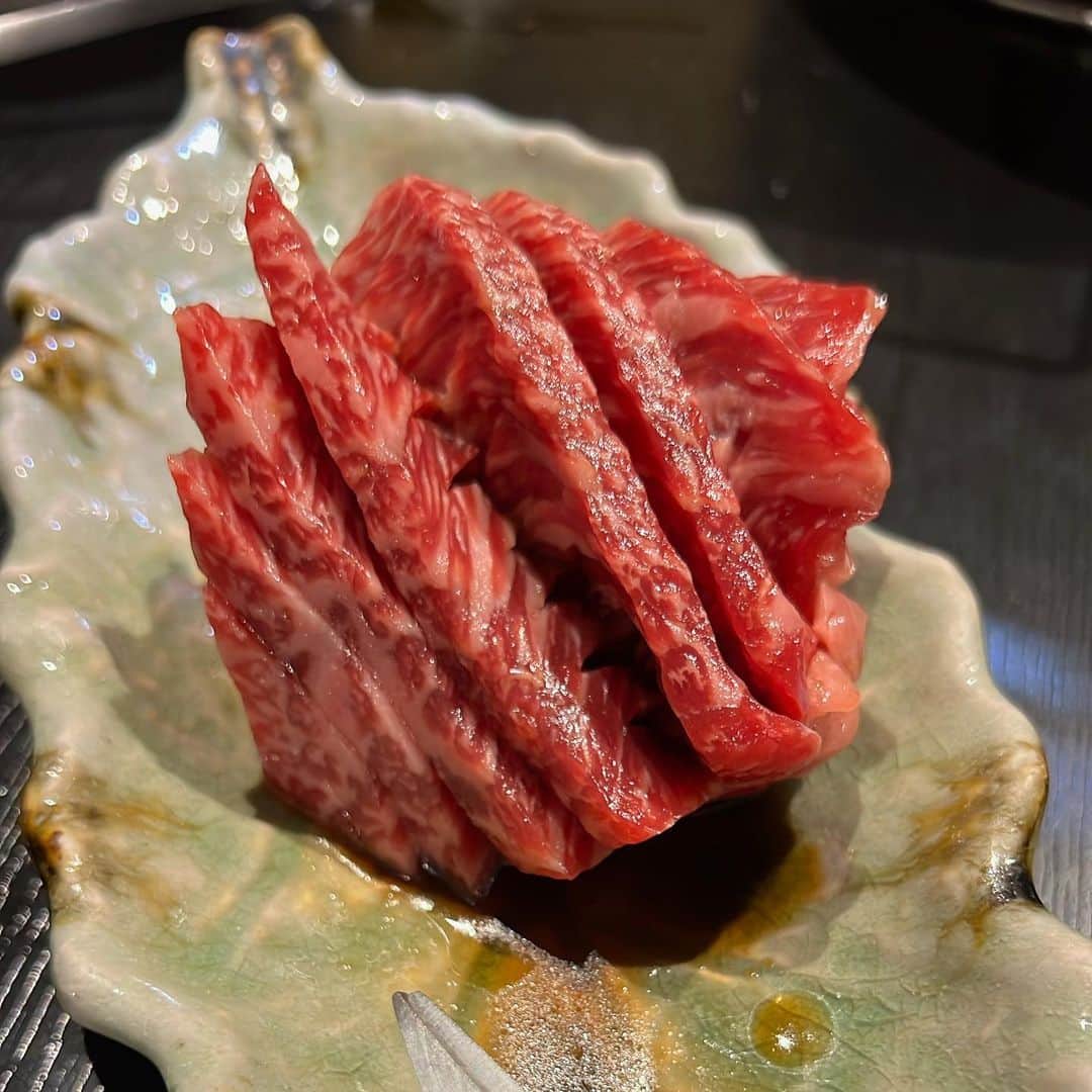 葵さんのインスタグラム写真 - (葵Instagram)「肉ツアーファイナル大阪でも肉🥩 最高に美味しかった！！ お肉パワーで地方公演全力で歌えました！！ さて、神田では何を食べようか。  #肉　#にく #肉スタグラム #肉が好き」11月20日 12時13分 - aoi_official0401