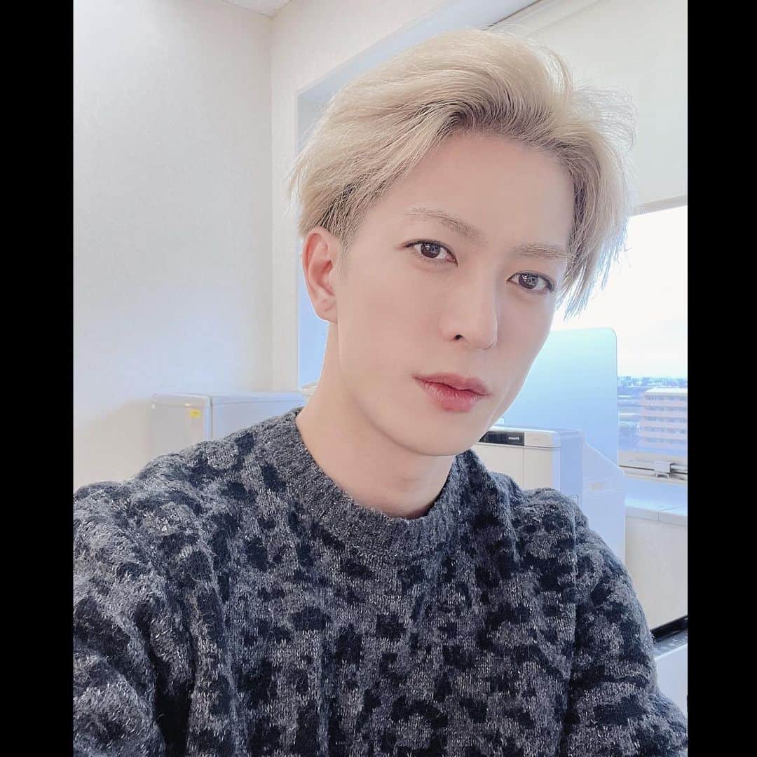 のインスタグラム：「have a good afternoon✨☕️  #actor #japan #stage #ジェイドバイン #音楽劇」