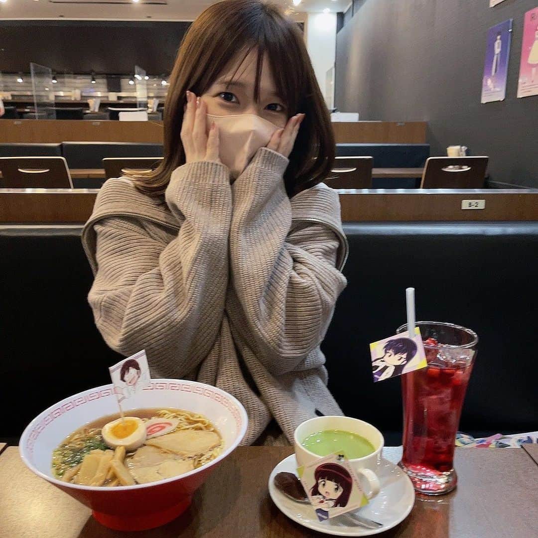 内田真礼のインスタグラム：「すみぺとノイタミナカフェにいってきました！☺️ うる星やつらコラボ〜⚡️ たくさんキャラクターがいて、私服のひと時でした。  どれも美味しくて、最高に楽しかったー！ ありがとうございました🧡」